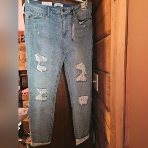 NWT Judy Blue Distressed Floral Patch Light Blue Jeans Size 13/31